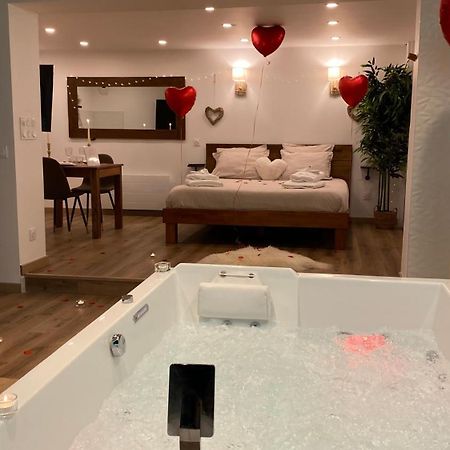 Love Room Unique - Sauna / Jacuzzi Charleville-Mézières エクステリア 写真